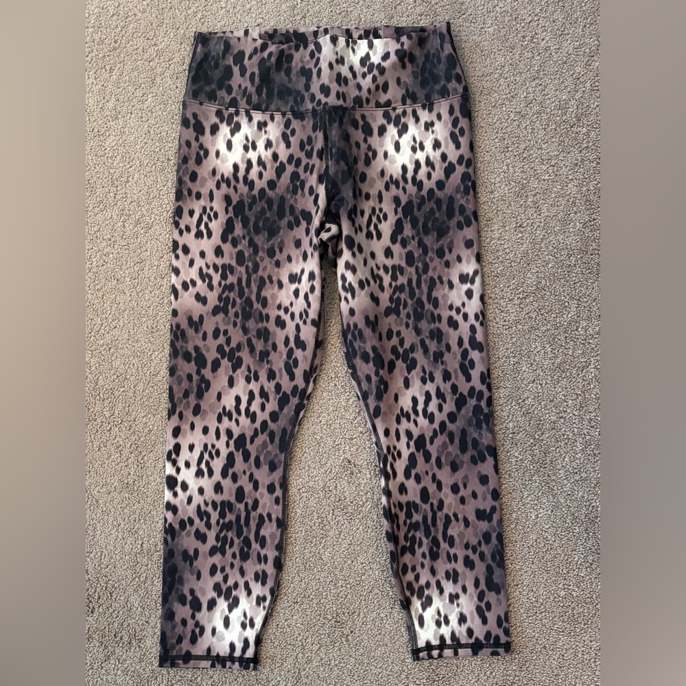 Fabletics Women Animal Print 7/8 Leggings - Black and Brown